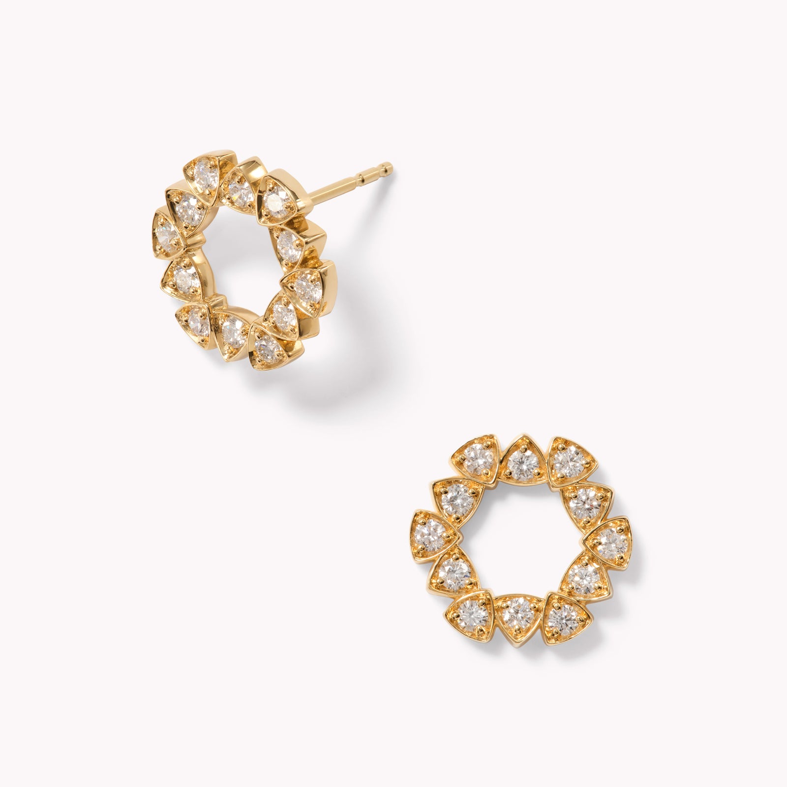 Della Studs