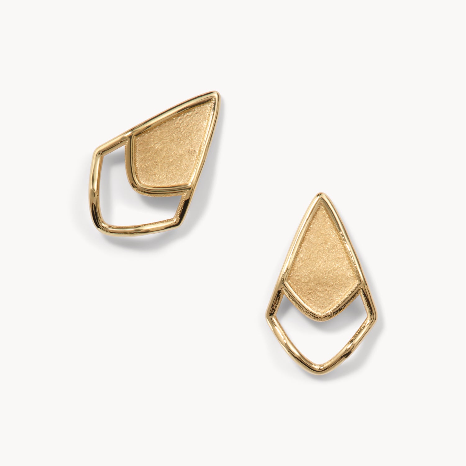 Curve Studs