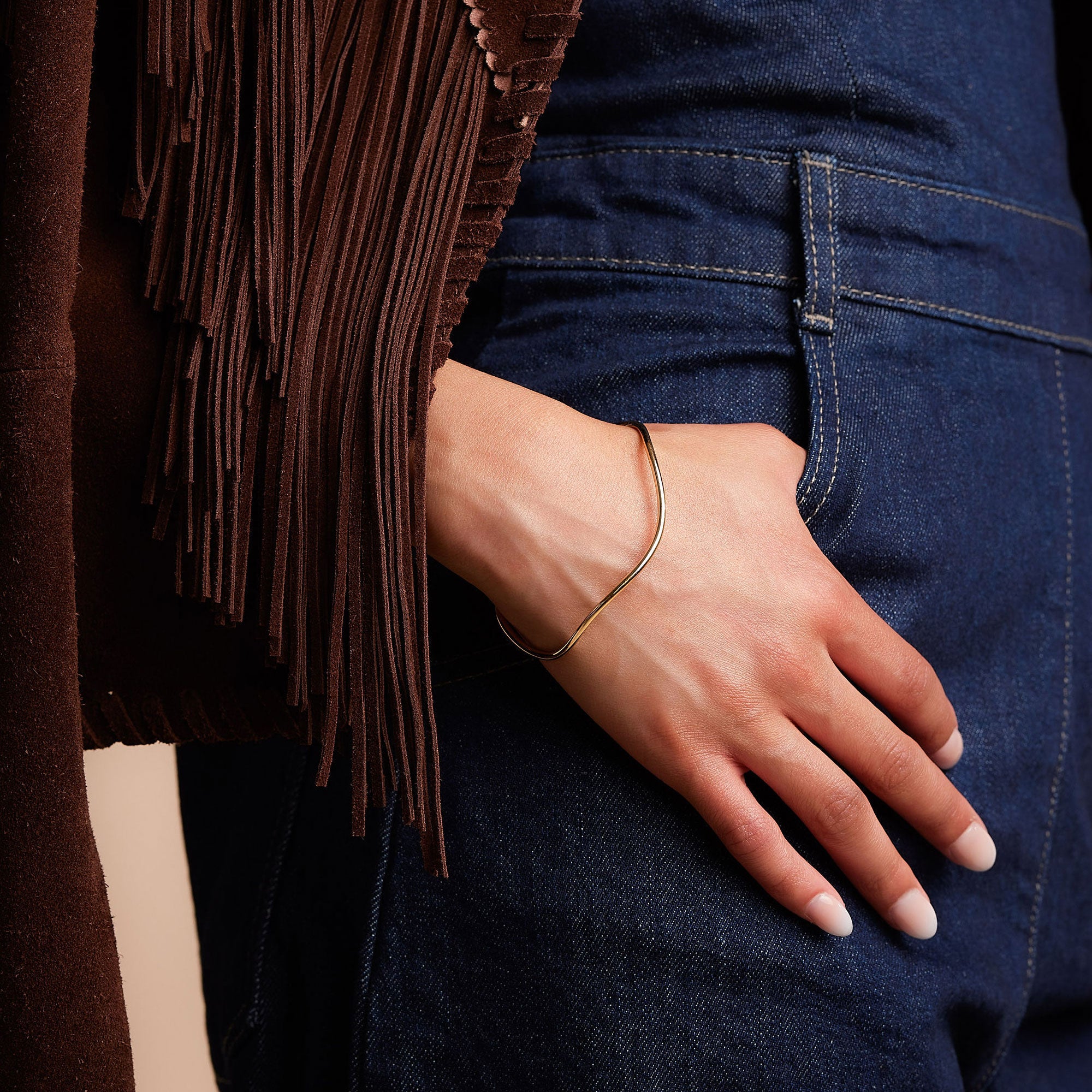 The Curve Bangle in 18k Yellow Gold