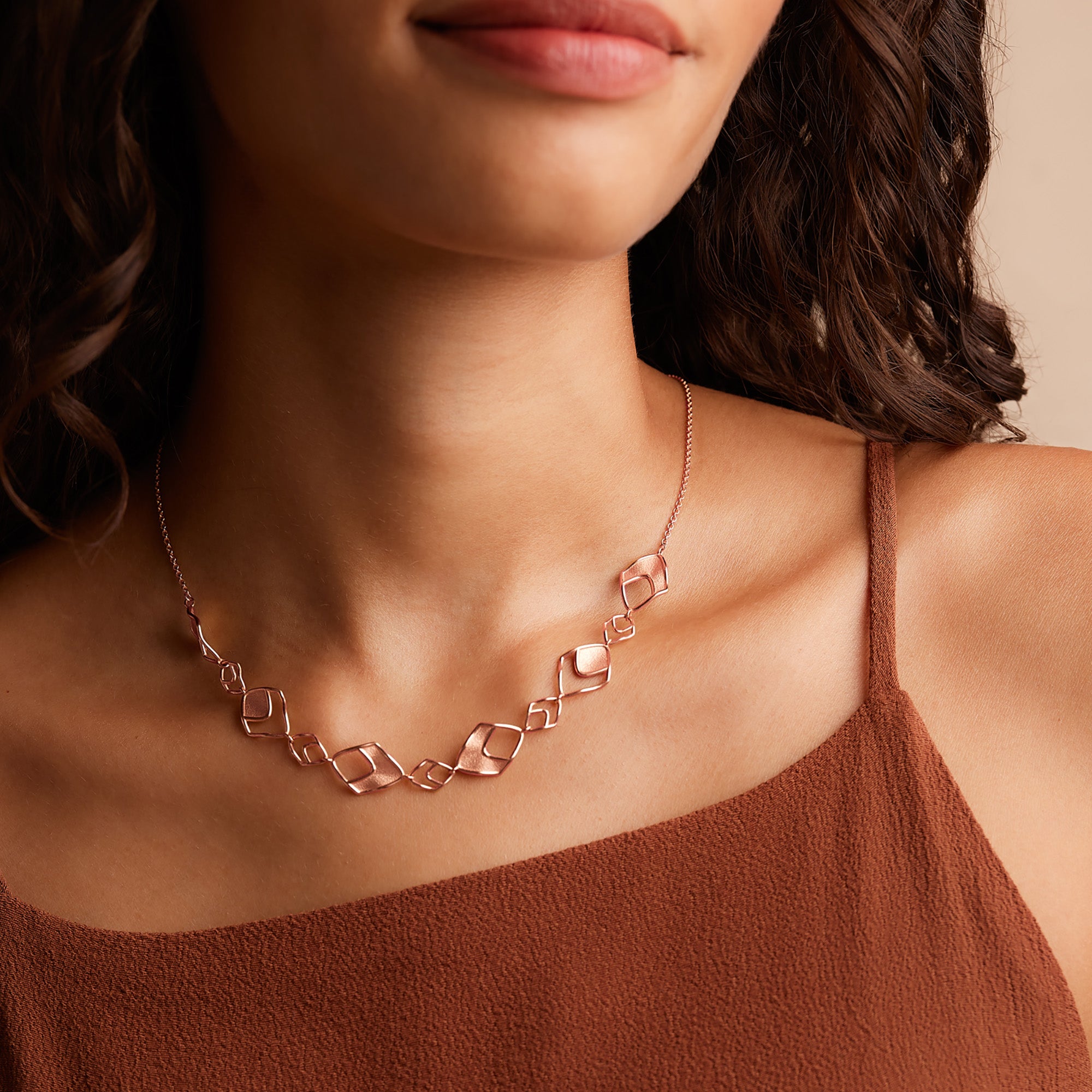 The Curve Linked Necklace in 18k Rose Gold